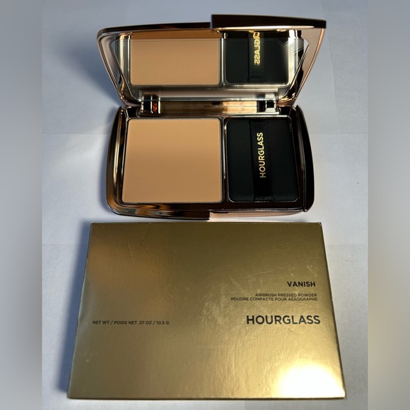 NWT🌷Hourglass Vanish Airbrush Pressed Powder in “Translucent Tan”